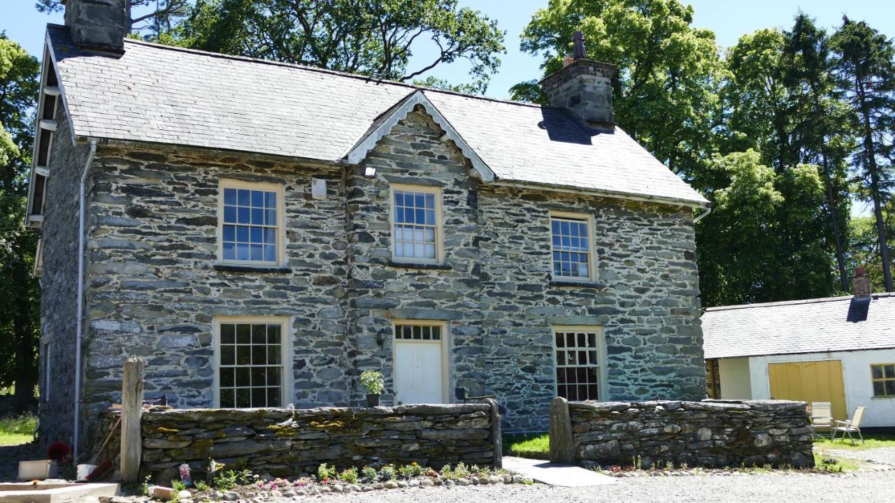 Cosy Ground Floor Disabled Friendly Room In Farm House Llandderfel المظهر الخارجي الصورة