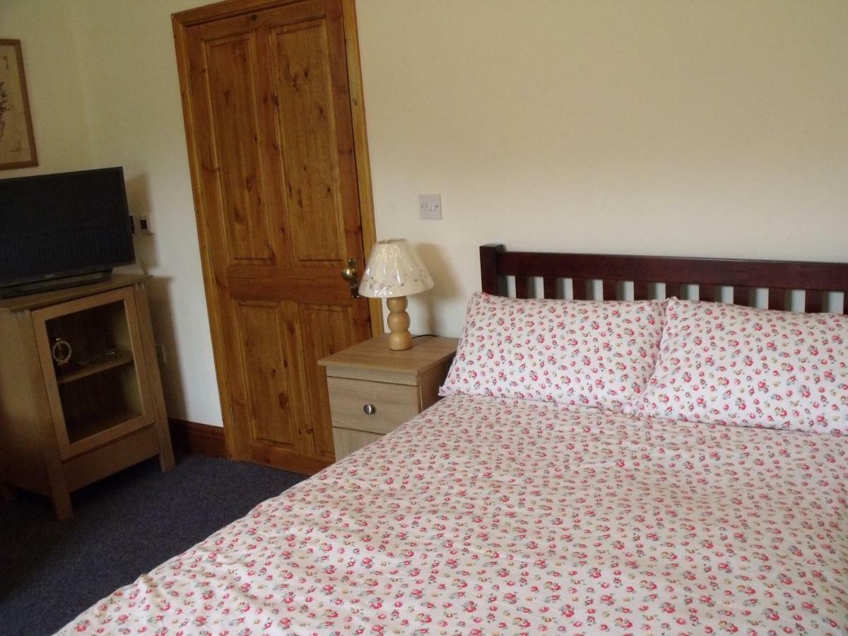 Cosy Ground Floor Disabled Friendly Room In Farm House Llandderfel المظهر الخارجي الصورة