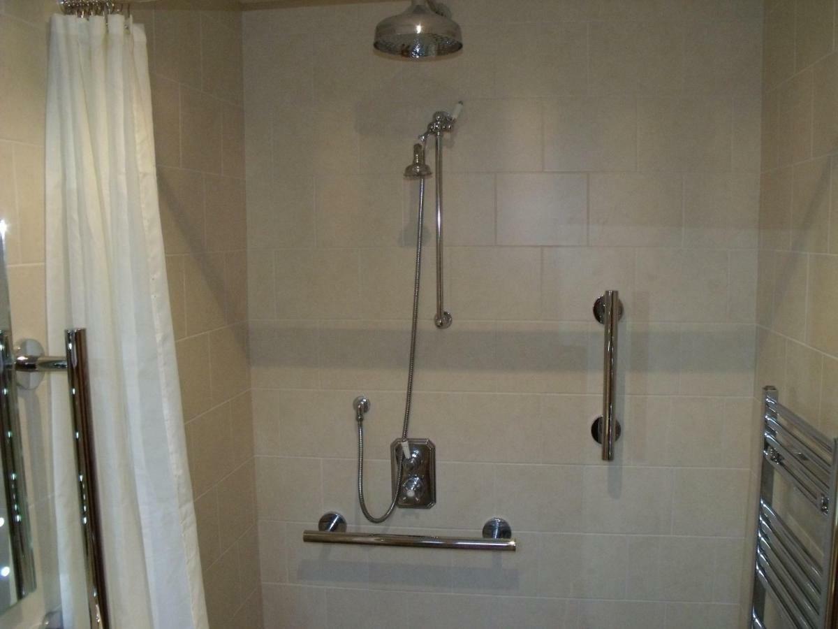 Cosy Ground Floor Disabled Friendly Room In Farm House Llandderfel المظهر الخارجي الصورة