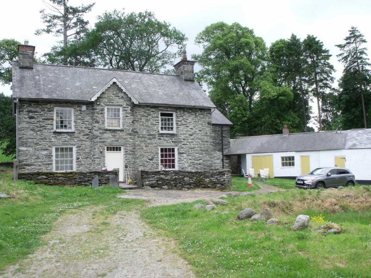 Cosy Ground Floor Disabled Friendly Room In Farm House Llandderfel المظهر الخارجي الصورة