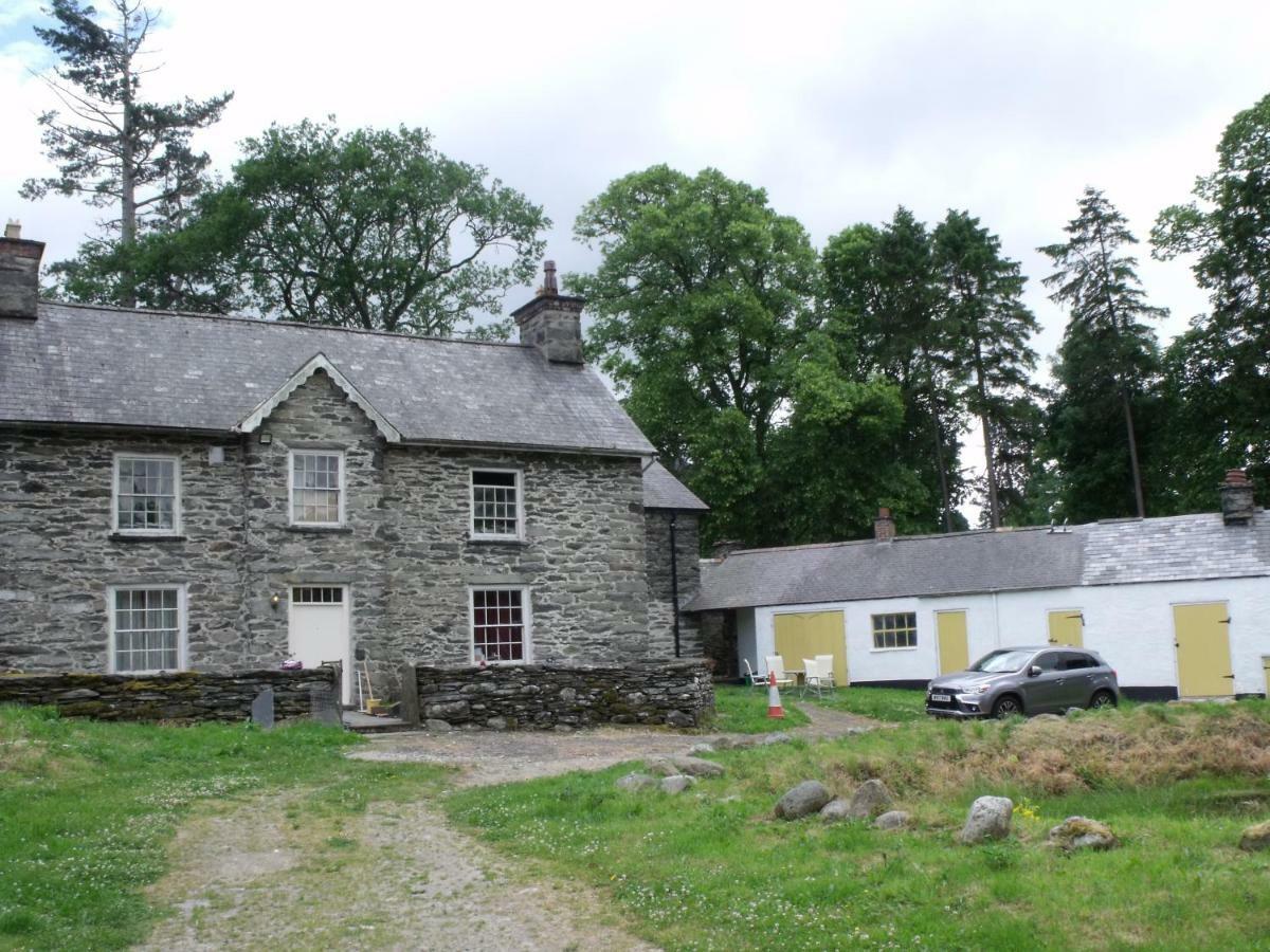 Cosy Ground Floor Disabled Friendly Room In Farm House Llandderfel المظهر الخارجي الصورة
